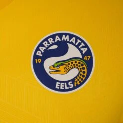 Macron Parramatta Eels 2023 Mens Training T -Ball Sports Store kad49ae5c643cc55dea377e306292f944